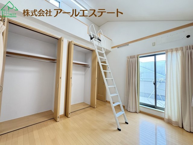 加古川市米田町平津　　　JR「宝殿駅」徒歩3分の寝室
