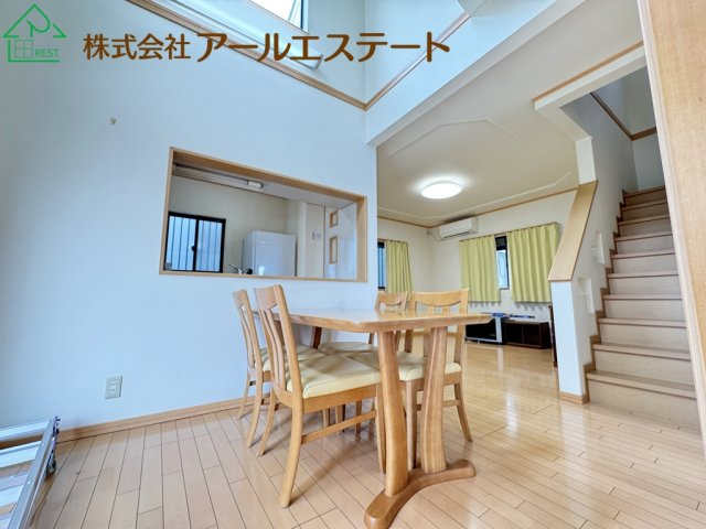 加古川市米田町平津　　　JR「宝殿駅」徒歩3分の居間・リビング