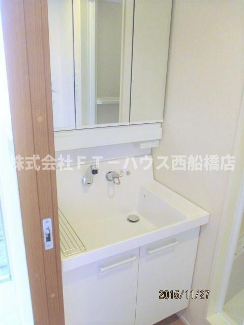 オークス夏見台の独立洗面台