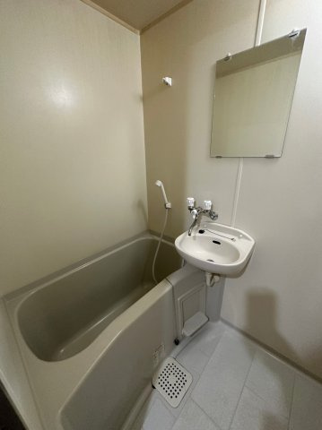 パークハイム成田Bの浴室