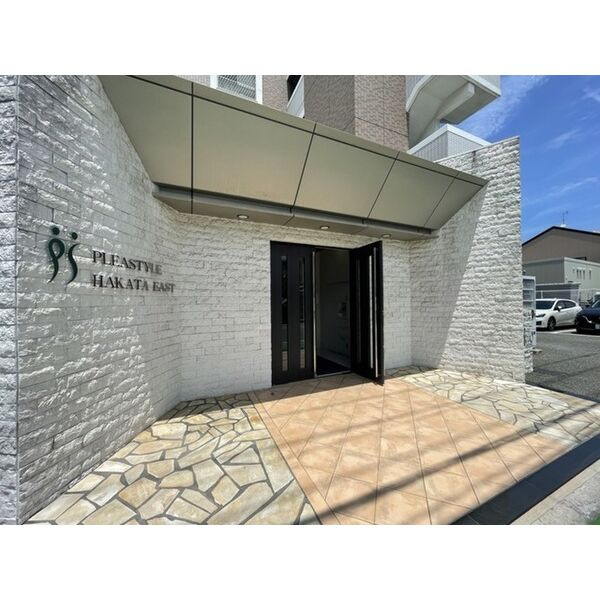 プレスタイル博多EAST　堅粕小学校区のエントランス|プレスタイル博多EAST