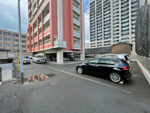 ラファエロの駐車場