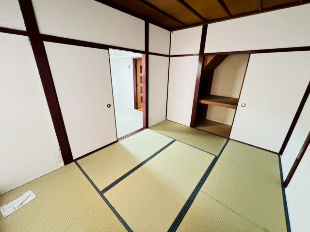 舞子坂4丁目貸家の和室