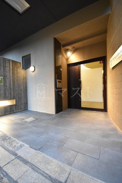 エグゼ難波東のエントランス