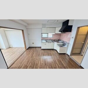 千葉市中央区新宿１丁目の賃貸マンションの居間・リビング