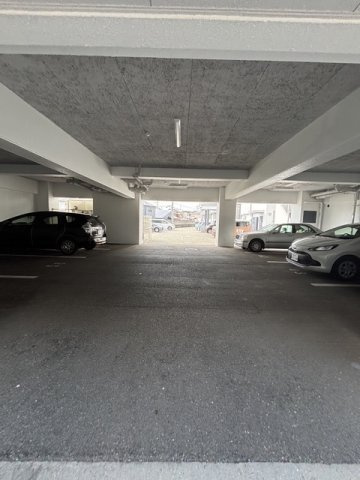 エクセル東加古川弐番館の駐車場