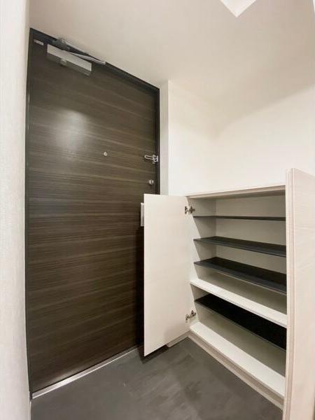 S-RESIDENCE名駅Northの玄関