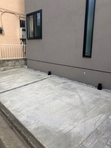 西荻北戸建の駐車場