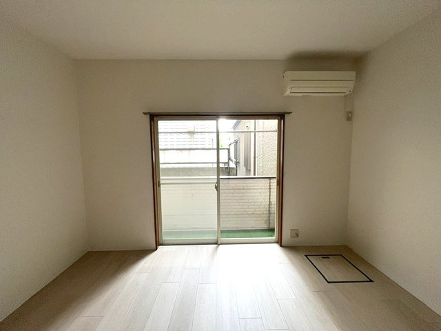 杉並区高円寺北２丁目のアパートの居間・リビング