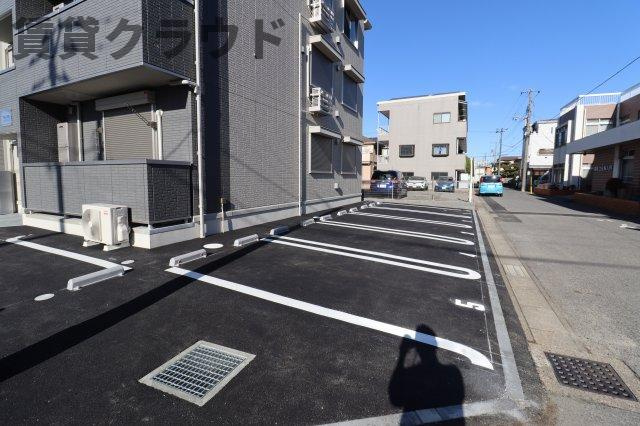 明幸2番館の駐車場