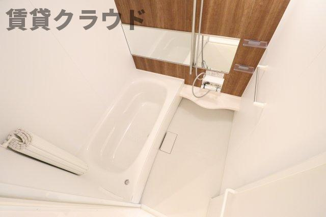 明幸2番館の浴室|アクセントパネルがおしゃれなバスルーム♪