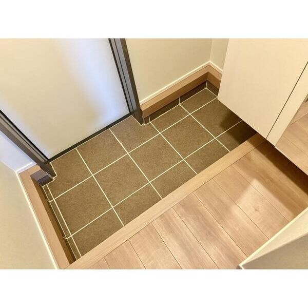 フォレストガーデン原町の玄関