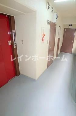 アルカディア志木のエントランス
