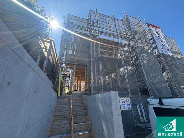 堺市南区赤坂台　第9期　新築一戸建ての外観|周辺は落ち着いた街並みの住宅地！子育てがしやすい住環境です！まだ未完成ですが、現地でしかわからない事もございます。是非一度ご覧ください。