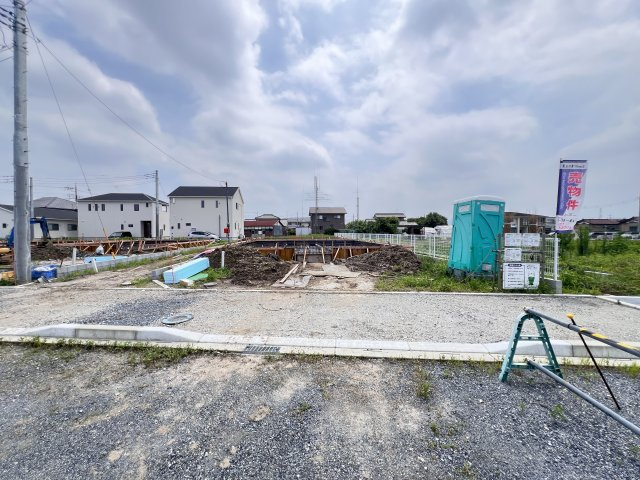 新築　藤岡市岡之郷第３　クレイドルガーデン　1号棟の駐車場|　駐車スペースは並列3台分可能です！
