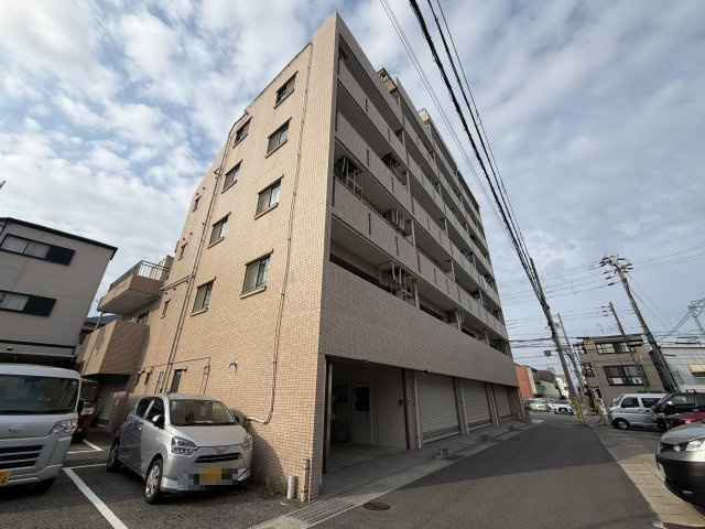 インテリアハシモトビルの外観