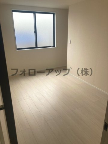 リーブルガーデン志免町田富第三の洋室|明るい洋室です