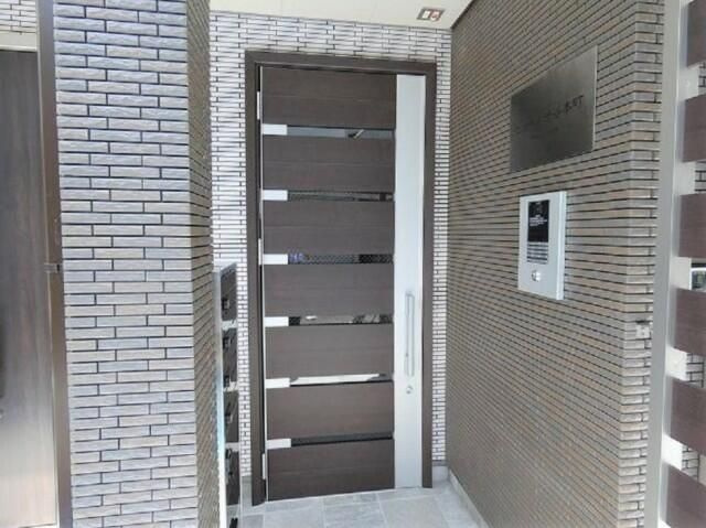 ビューノ渋谷本町のエントランス