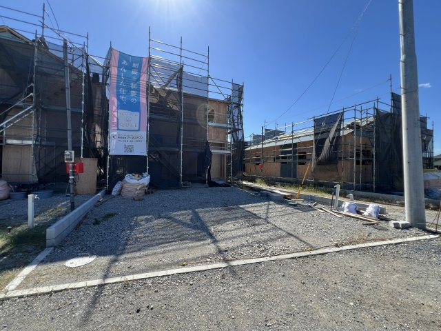 新築　藤岡市岡之郷第３　クレイドルガーデン　3号棟の前面道路含む現地写真|北側接道幅員約12.8ｍ