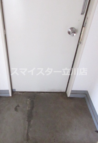 ホワイトキャスルの玄関