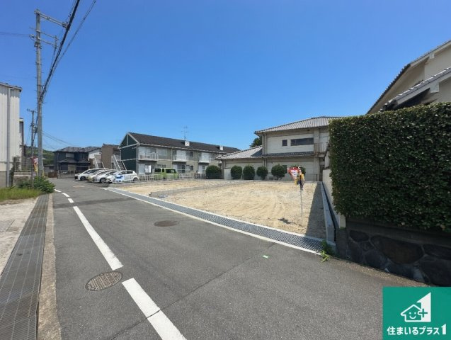 ●29(土)30(日)現地案内可能！　生駒郡斑鳩町龍田西　全2邸の前面道路含む現地写真|周辺は閑静な住宅街です。前面道路もしっかりと有りますので車の出し入れも安心ですよ！