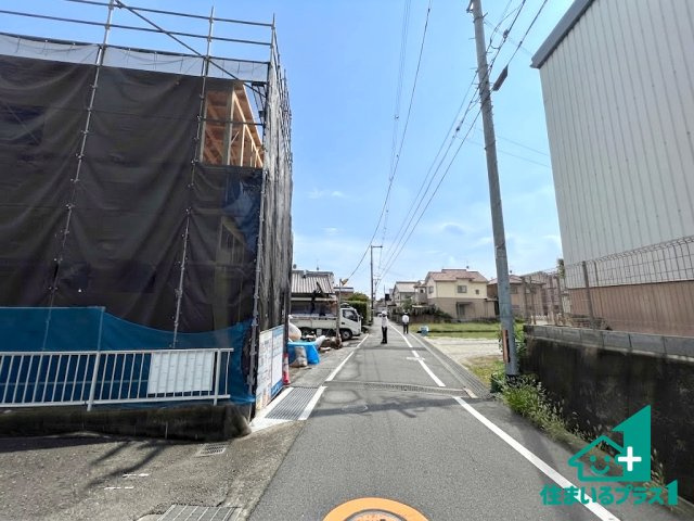 ●17(土)18(日)現地案内可能！　生駒郡斑鳩町龍田西　全2邸の前面道路含む現地写真|周辺は閑静な住宅街です。前面道路もしっかりと有りますので車の出し入れも安心ですよ！