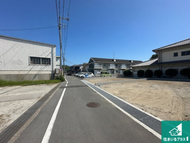 ●29(土)30(日)現地案内可能！　生駒郡斑鳩町龍田西　全2邸の前面道路含む現地写真|駅やスーパー、小学校・中学校等日常生活に欠かせない情報や道のりもご紹介いたしますのでお気軽にご相談ください。