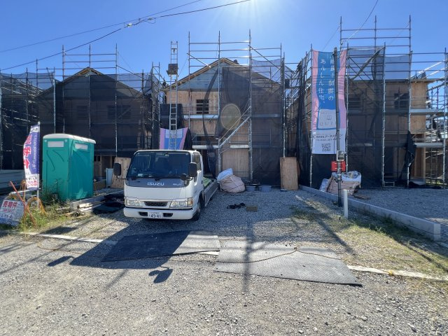 新築　藤岡市岡之郷第３　クレイドルガーデン　4号棟の駐車場|　駐車スペースは並列3台分可能です！
