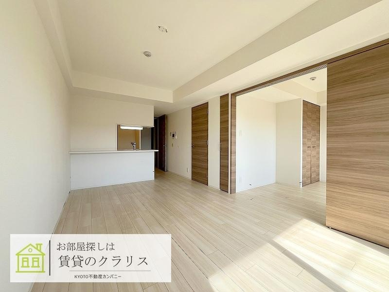 クリスタルグランツ京都西大路の居間・リビング