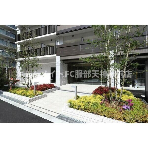 スプランディッド十三本町のエントランス