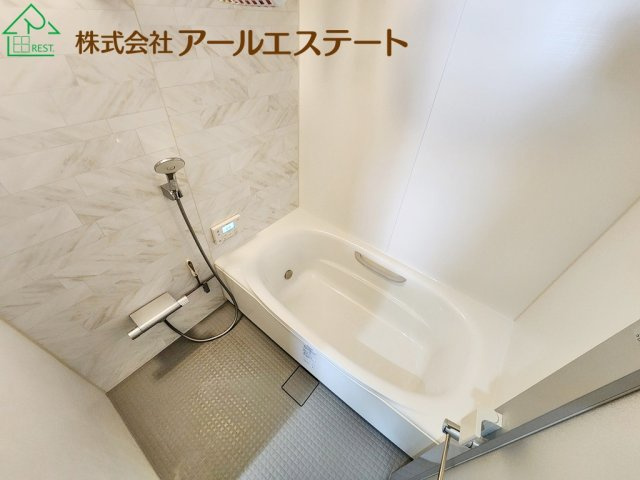 加古川市米田町平津　　　JR「宝殿駅」徒歩18分の浴室
