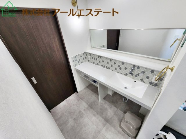 加古川市米田町平津　　　JR「宝殿駅」徒歩18分の独立洗面台