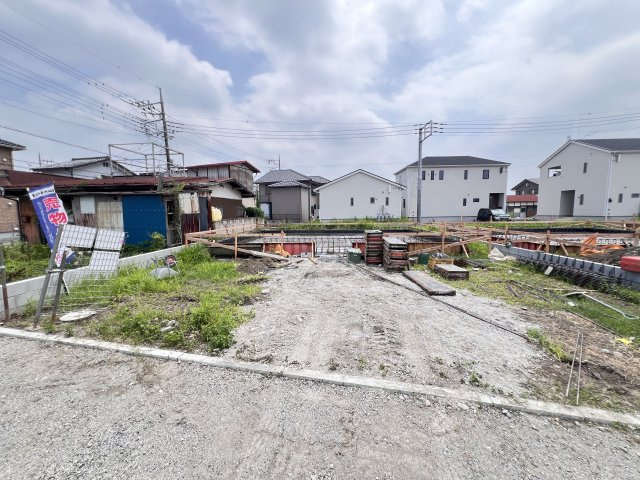 新築　藤岡市岡之郷第３　クレイドルガーデン　6号棟の駐車場|　駐車スペースは並列3台分可能です！
