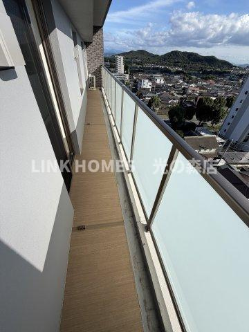 菊池郡菊陽町大字津久礼の賃貸マンションのバルコニー|外からの目が気にならないバルコニーで洗濯物が干せます