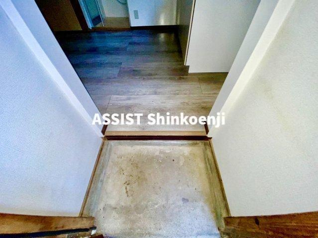 鈴鹿ハイツの玄関|別号室：参考写真