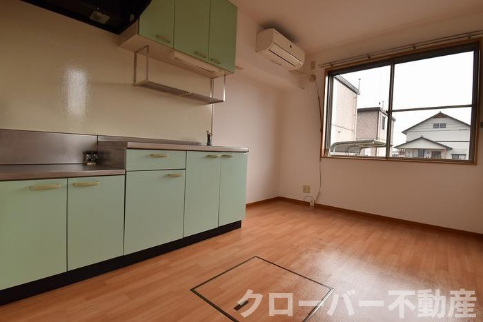 グレースタウン川津 Ａのキッチン|DK5.5帖