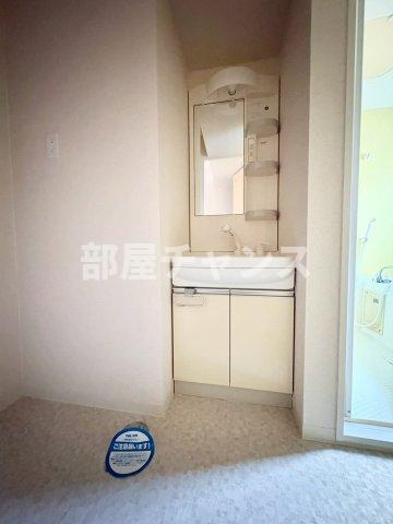 グランデ浅間町の独立洗面台