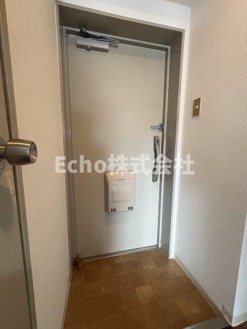 朝日プラザ心斎橋北の玄関