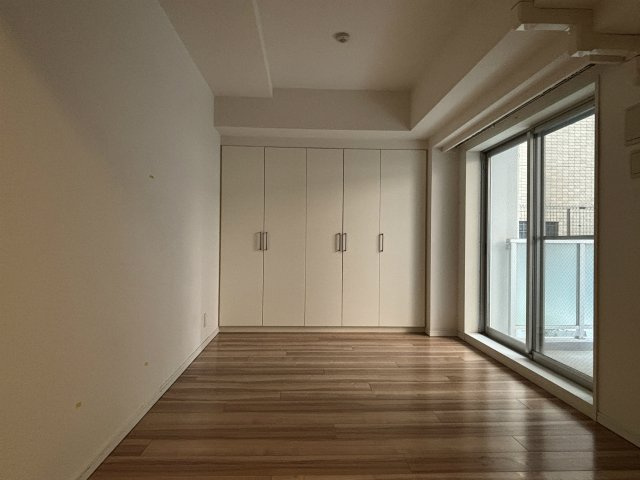ユニーブル世田谷明大前の居間・リビング|室内洗濯機置き場