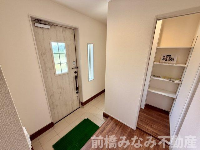 【新築】前橋市樋越町第4　６号棟(全６棟)　リーブルガーデン　新築建売分譲の玄関|ゆったりとした玄関です