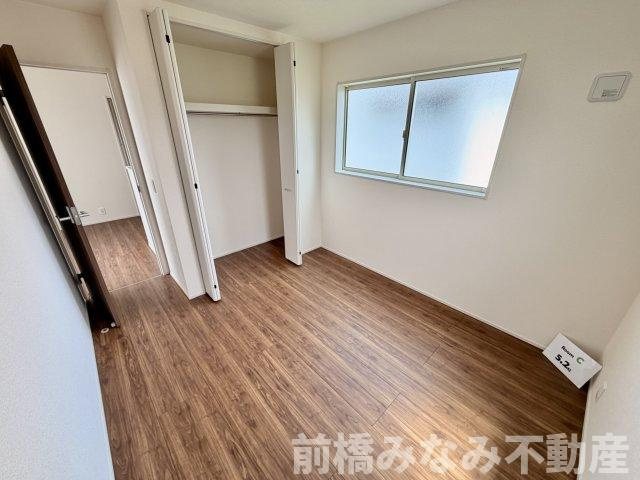 【新築】前橋市樋越町第4　６号棟(全６棟)　リーブルガーデン　新築建売分譲の洋室|広々とした洋室です