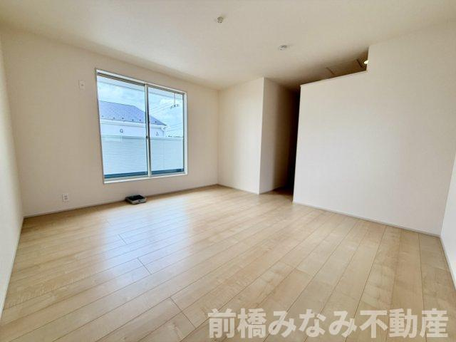 【新築】前橋市樋越町第4　５号棟(全６棟)　リーブルガーデン　新築建売分譲の洋室|落ち着いた色調の洋室です