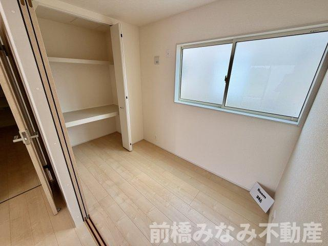 【新築】前橋市樋越町第4　５号棟(全６棟)　リーブルガーデン　新築建売分譲の洋室|スタンダードな洋室です