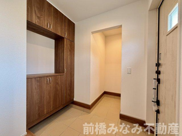 【新築】前橋市北代田町　限定1棟　ハートフルタウン　新築建売の玄関|ゆったりとした玄関です
