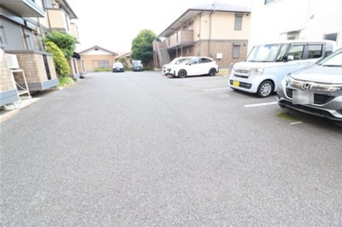 カトルセゾン　Ａの駐車場