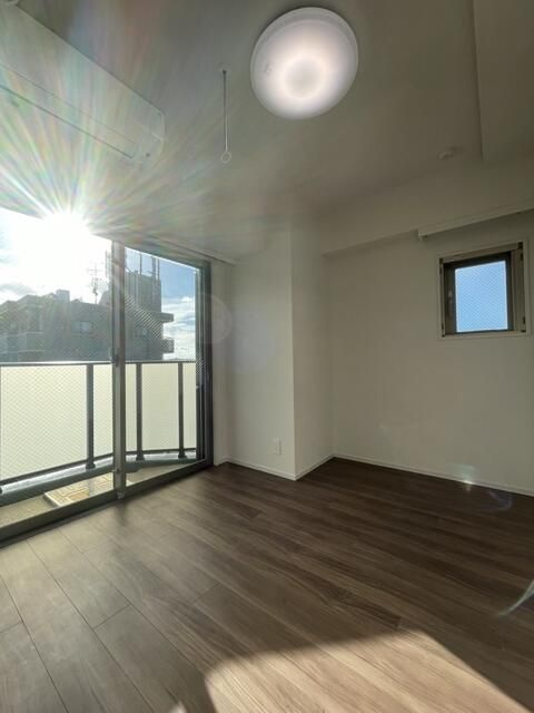 ＳＨＯＫＥＮ　Ｒｅｓｉｄｅｎｃｅ横浜鶴見Ⅲの居間・リビング