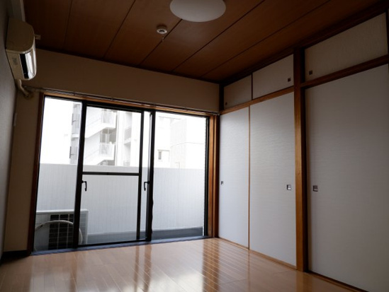 秀和日本橋箱崎レジデンスの寝室|ゆとりの広さです
