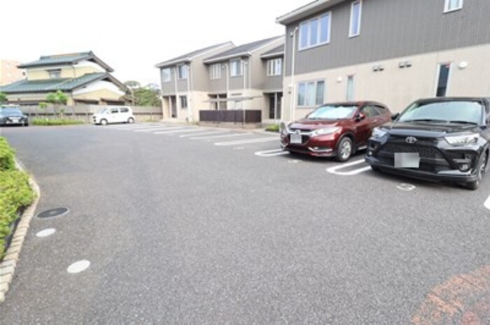 クレア　Ⅲの駐車場