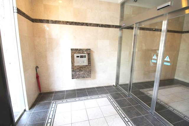 名古屋市中村区太閤通３丁目の賃貸マンションのエントランス