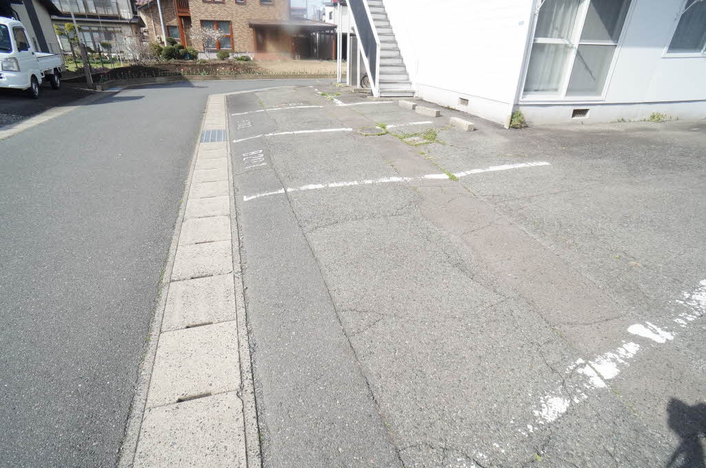 エスポワールＢの駐車場